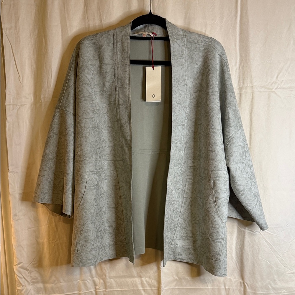 Solitaire Open-Front Gray Kimono Sweater Jacket